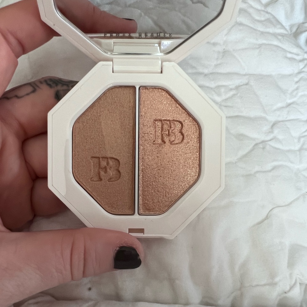 Fenty beauty highlighter duo